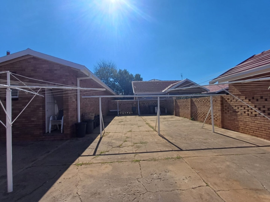 1 Bedroom Property for Sale in Flamwood North West